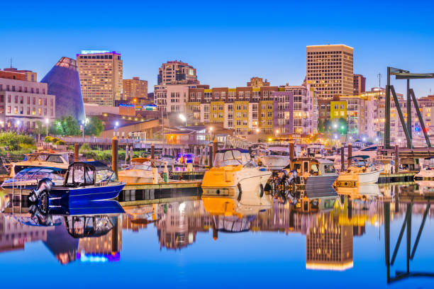 istock Tacoma, Washington, USA Skyline 1045130826