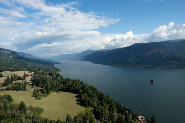 istock Cape Horn, Columbia Gorge 1045177096