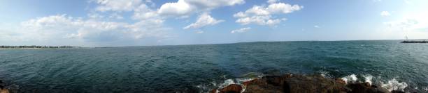 istock Drakes Island-Jetty/Panoramic Photo 1045180136