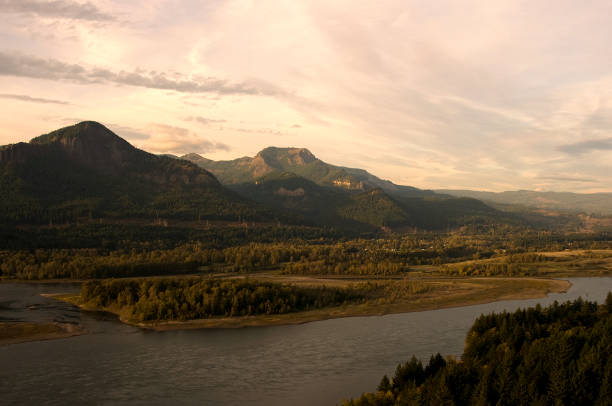 istock Overlooking the Columbia Gorge 1045192830
