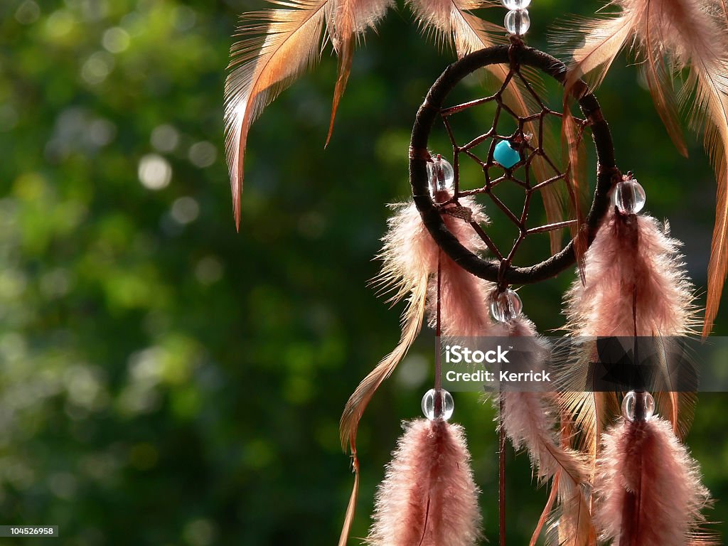 Rauchartig Federn-Indianischer Traumfänger am Abend - Lizenzfrei Indianischer Traumfänger Stock-Foto