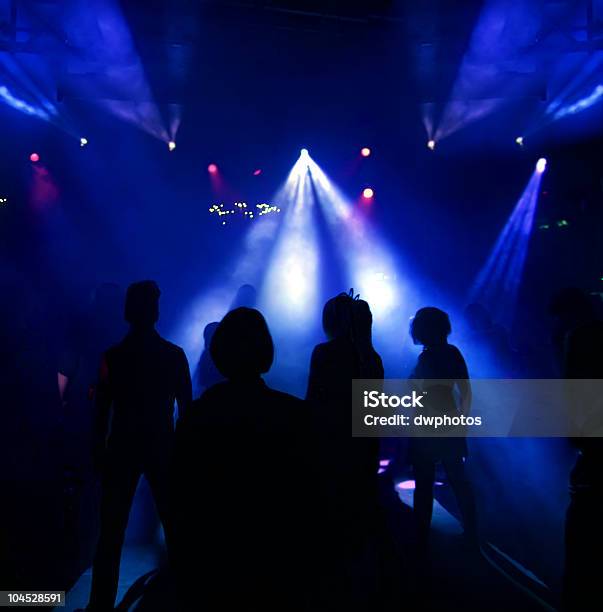 Silhouette Di Ballare Persone - Fotografie stock e altre immagini di Adolescente - Adolescente, Adolescenza, Adulto