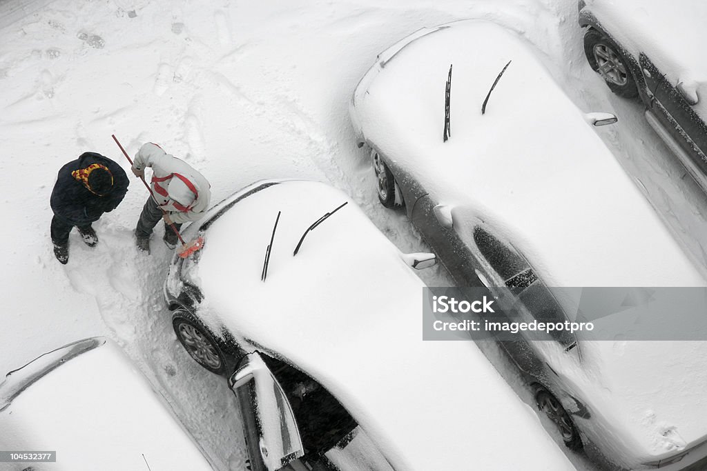 Neve e automóveis - Royalty-free Carro Foto de stock