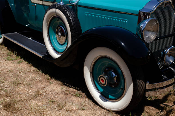 istock Turquoise 30s antique car 1045331156