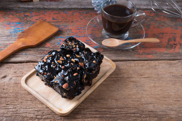 Chocolate brownie with almond topping