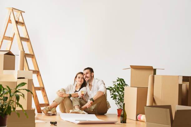 istock Couple moving to a new home. 1045822368