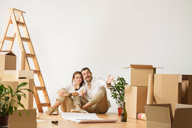 istock Couple moving to a new home. 1045822380
