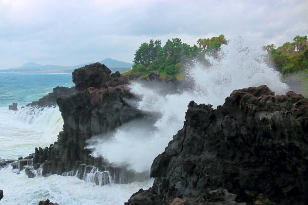 Cannon Doo Dong Sang-doo, Waves, Sea, Rock