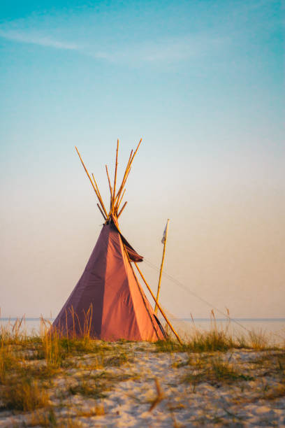 istock a photo of a tipi 1045909294