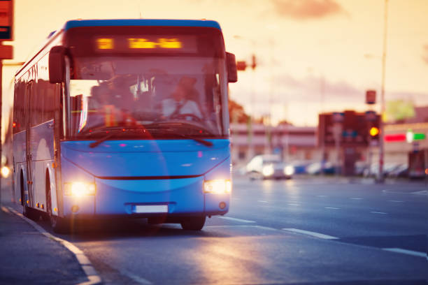 夜市のアマンド - bus ストックフォトと画像