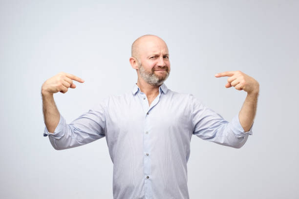 Un Solo Hombre - Banco de fotos e imágenes de stock - iStock Un Solo Hombre - Banco de fotos e imágenes de stock - iStock