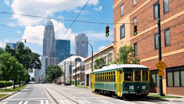 carretilla de charlotte, carolina del norte - trolebús fotografías e imágenes de stock