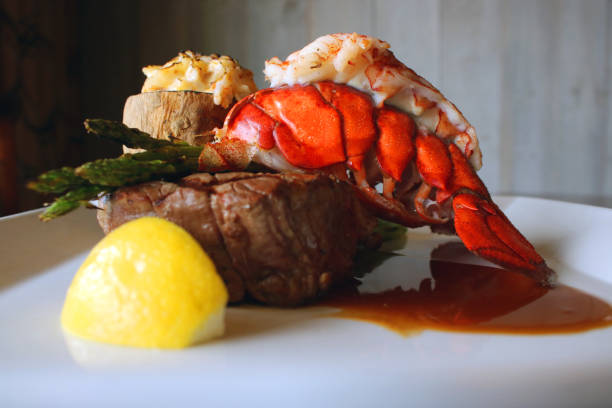 steak und hummer - steak lobster sirloin steak meat stock-fotos und bilder