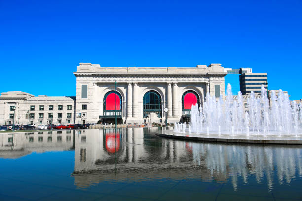 fontes de água de estação union de kansas city - kansas city missouri fountain missouri union station kansas city - fotografias e filmes do acervo