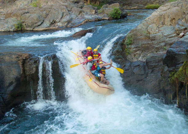 rafting in costa rica - rafting foto e immagini stock