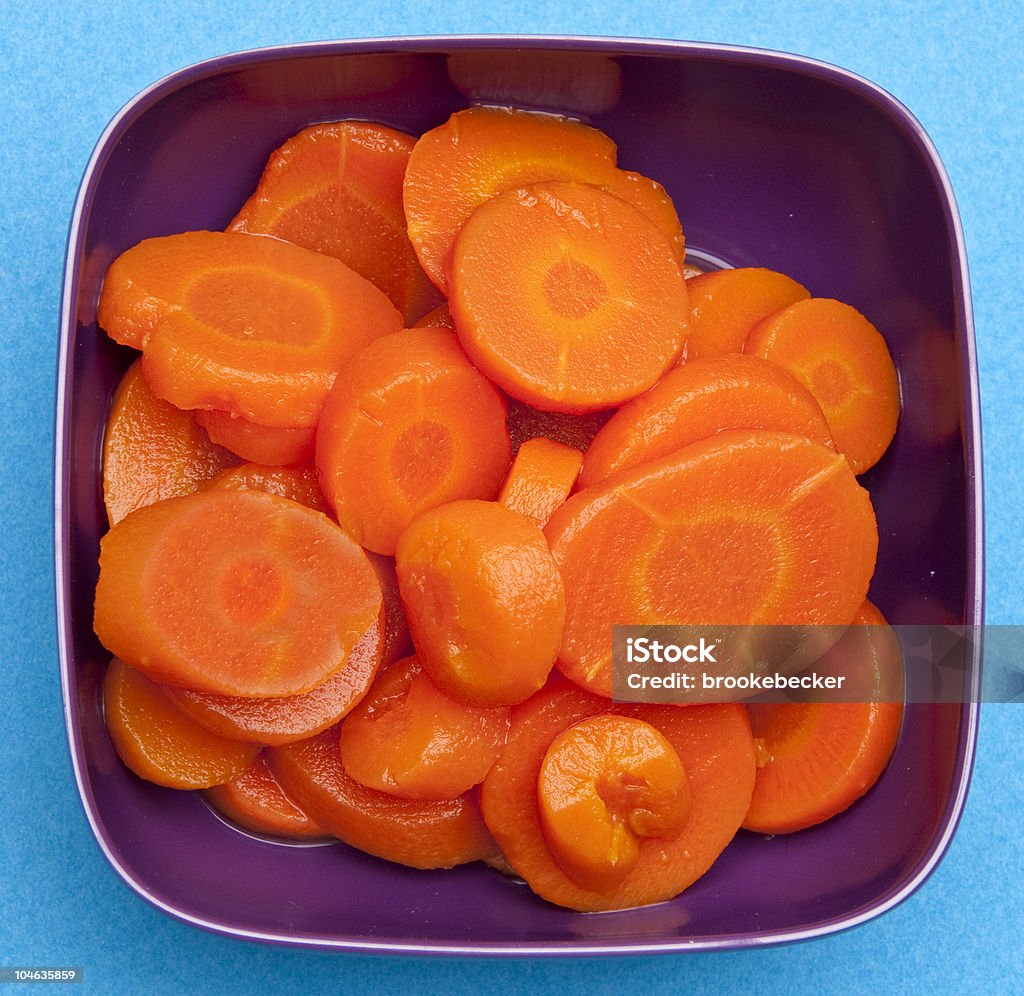 Tazón de enlatado zanahorias - Foto de stock de Alimento libre de derechos