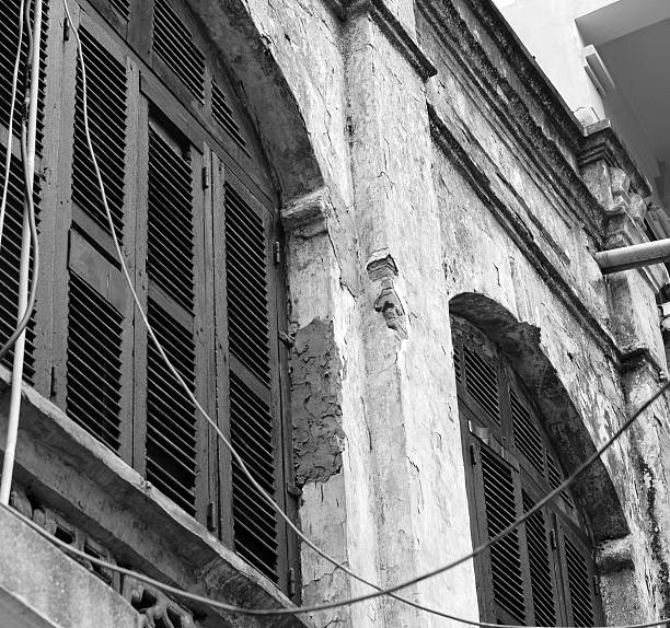 istock Hanoi Old Quarter Building Facade 104638974