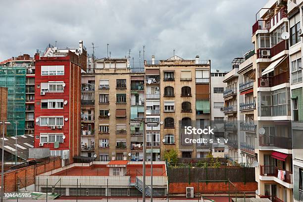 Scenic Vista Às Casas - Fotografias de stock e mais imagens de Antena - Equipamento de Telecomunicações - Antena - Equipamento de Telecomunicações, Ao Ar Livre, Apartamento