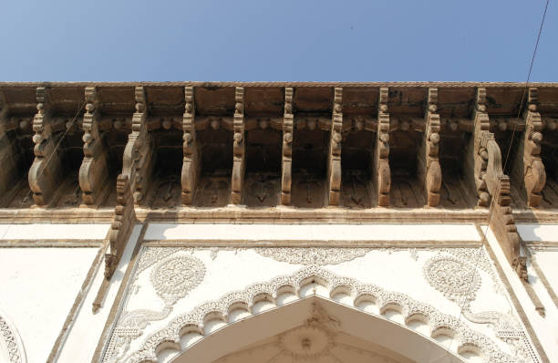 elements of a decor of a tomb and the mosque "ibrahim rauza" in bidzhapur in india - moulding architecture and buildings monument column imagens e fotografias de stock