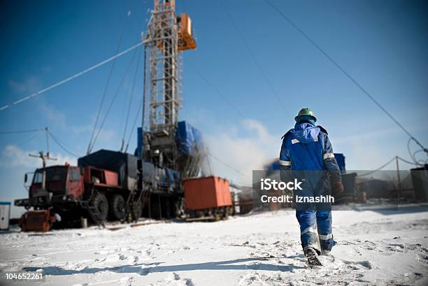 Powrót Do Pracy - zdjęcia stockowe i więcej obrazów Ropa naftowa - Ropa naftowa, Platforma naftowa, Wieża wiertnicza