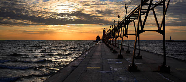 istock Grand Haven South Pierhead Lighthouse 104656187