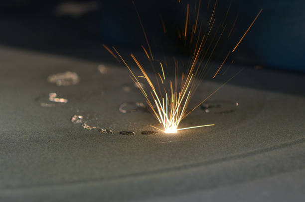 Metal is sintered under the action of laser into desired shape