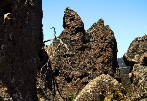 Hanging rock. - a mountain in the Central Australian state of Victoria, about 70 km Northwest of Melbourne.