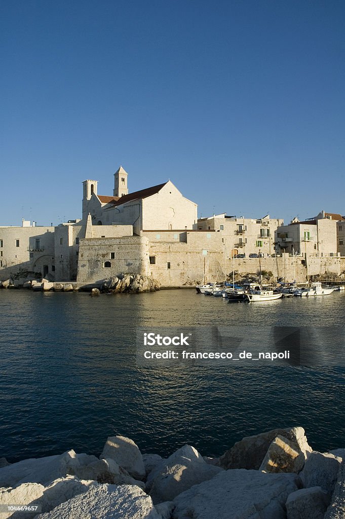 Altstadt und der Hafen von Giovinazzo, Apulien/Süditalien - Lizenzfrei Altstadt Stock-Foto