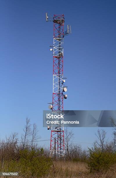 Komunikacja Wieża - zdjęcia stockowe i więcej obrazów Antena - Antena, Bez ludzi, Bezchmurne niebo