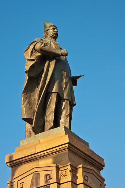 istock Sir Pherozeshah Mehta Statue 104672504