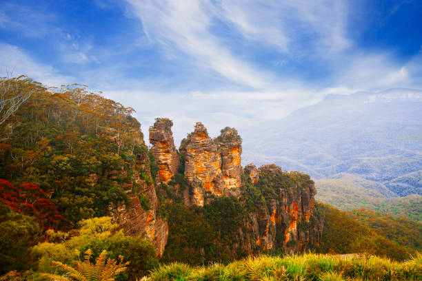 Three Sisters at Blue Mountains, Australia View of majestic blue mountains with Three sisters blue mountains australia photos stock pictures, royalty-free photos & images