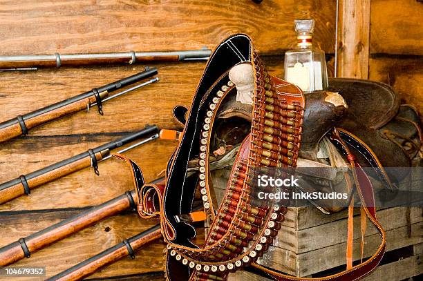 Old West - zdjęcia stockowe i więcej obrazów Amunicja - Amunicja, Bez ludzi, Broń palna
