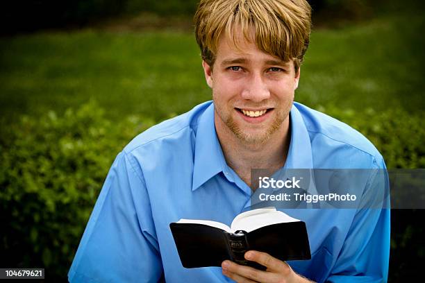 Biblia Portrety - zdjęcia stockowe i więcej obrazów Adolescencja - Adolescencja, Baptyzm, Biblia