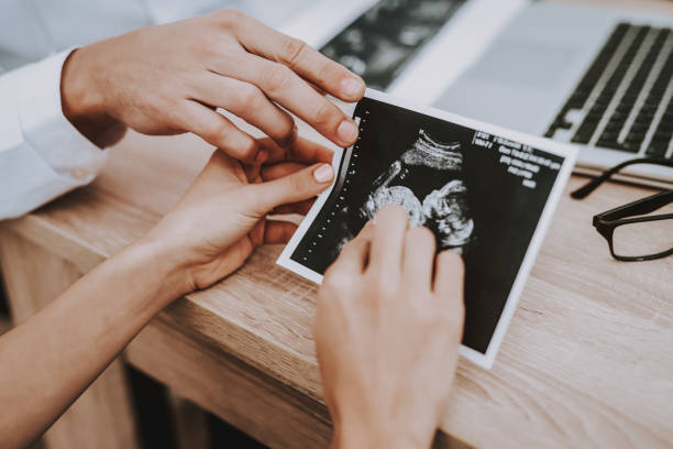 obraz. usg. w ciąży dziewczyna. macierzyństwa. - gynecologist obgyn women obstetrician zdjęcia i obrazy z banku zdjęć