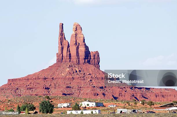 Foto de Navajo Village Em Monument Valley e mais fotos de stock de Aldeia - Aldeia, Arenito, Arizona