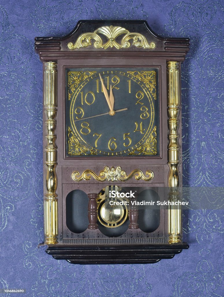 Clock Rading 1155 Christmas Wall Clock 1155 Time Stock Photo - Download Image Now ...