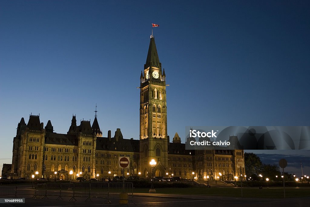 Parlamento por la noche - Foto de stock de Ottawa libre de derechos