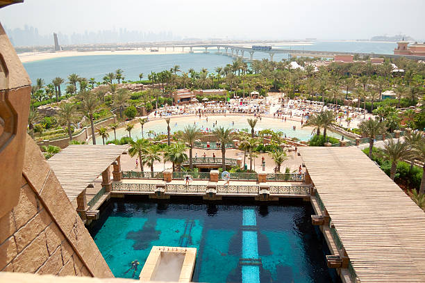 waterpark atlantis the palm hotel, dubaj, zjednoczone emiraty arabskie - atlantis the palm zdjęcia i obrazy z banku zdjęć