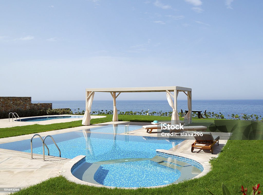 Piscine du luxe villa, Crète, Grèce - Photo de Activité de loisirs libre de droits