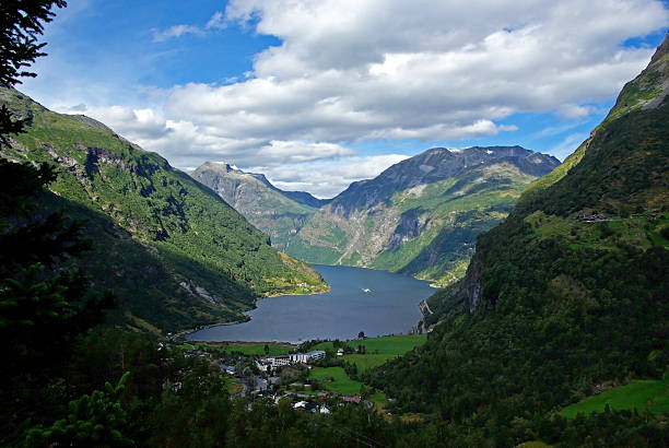 istock Geiranger fjord 104696085