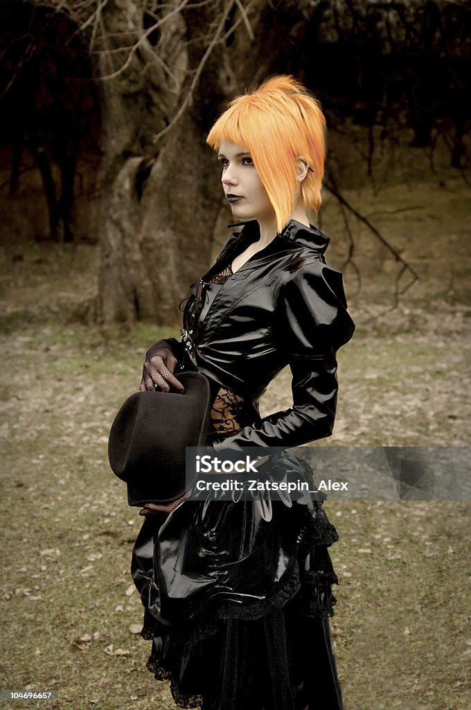 Belle femme en vêtements de style gothique - Photo de Femmes libre de droits