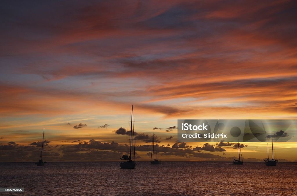 Golden Caraïbes croisière au coucher du soleil - Photo de Paranormal libre de droits