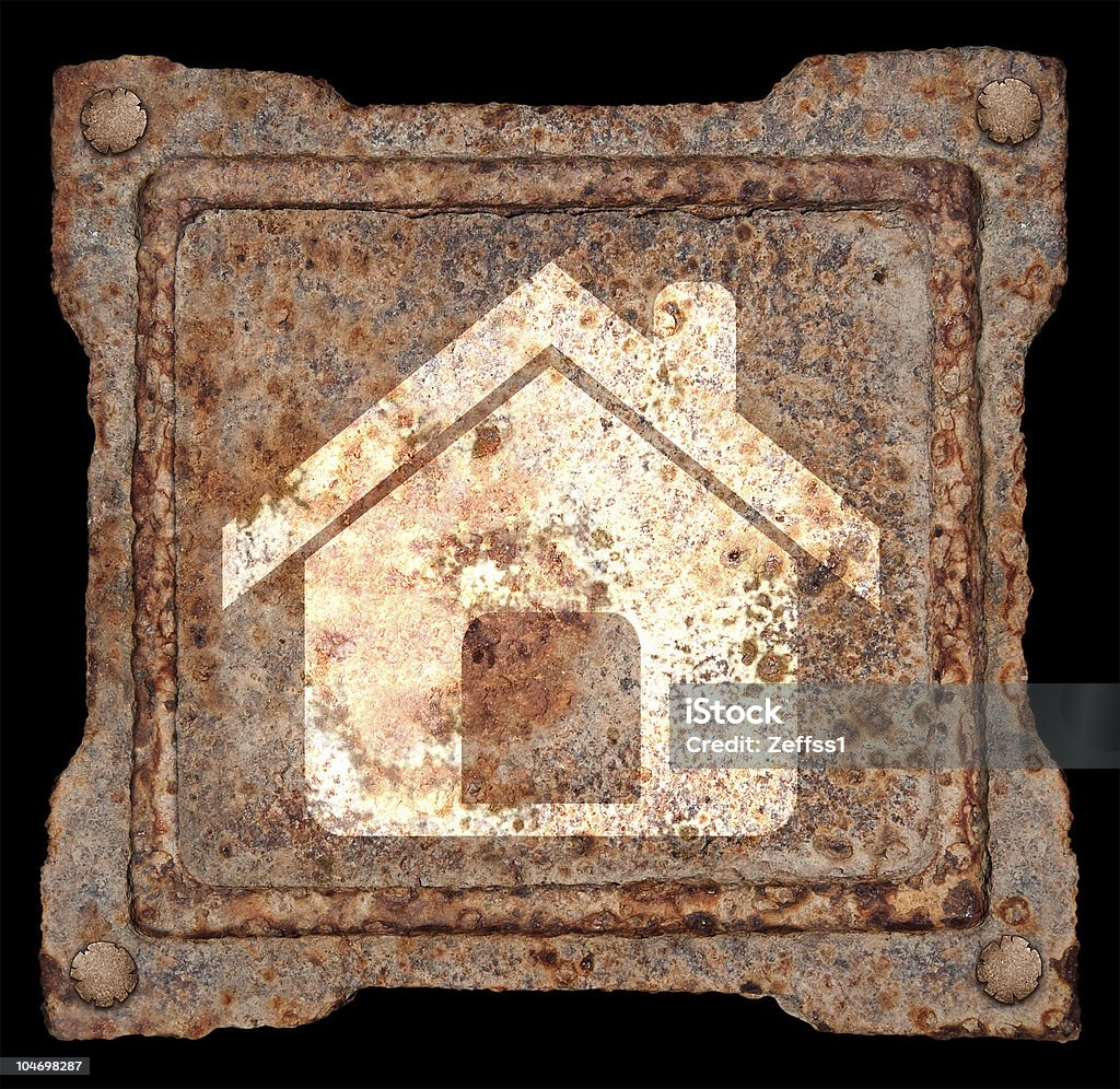 Icona Home vecchio metallo, isolato su sfondo nero - Foto stock royalty-free di Acciaieria