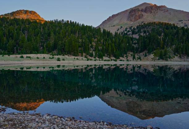 lago helen beautiful - mountain alpenglow glowing lake foto e immagini stock
