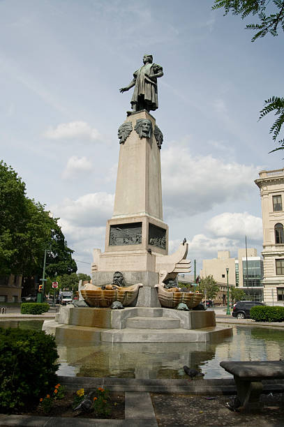 istock Fountain and Monument to Christopher Columbus in Syracuse, New York 104698383