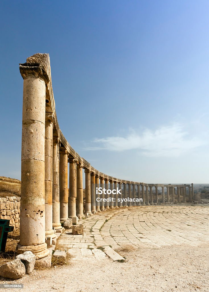 Ovale Plaza, di Jerash - Foto stock royalty-free di Ambientazione esterna