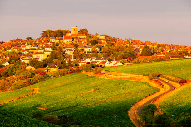 wioska sancerre, dolina loary, francja - cher france village centre zdjęcia i obrazy z banku zdjęć