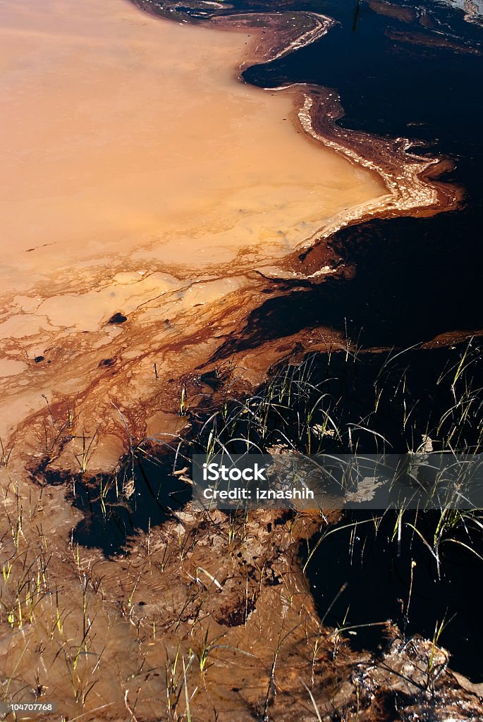 Contaminación de petróleo - Foto de stock de Campo de petróleo libre de derechos