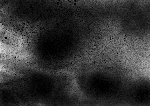Textura de grano sutil. Fondo de grunge arenoso abstracto blanco y negro. Partículas de aerosol de pintura oscura sobre papel photo