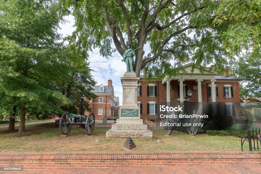 Confederate Statue And Cannons At The Albemarle County Circuit Court In Confederate Statue And Cannons At The Albemarle County Circuit Court In